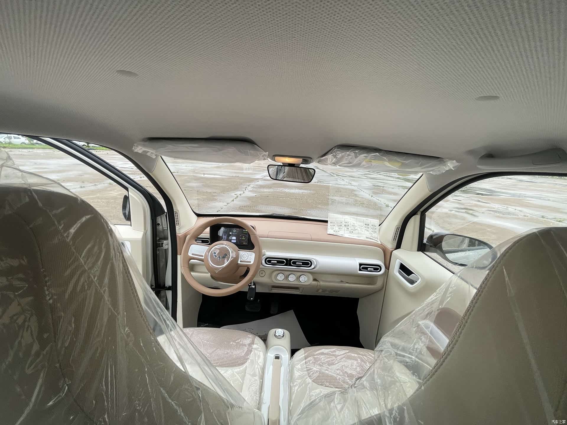 Wuling MINIEV, 2026 13