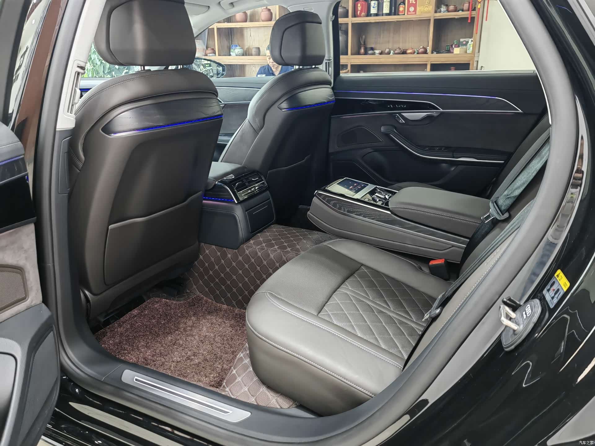Audi A8L, 2025 8