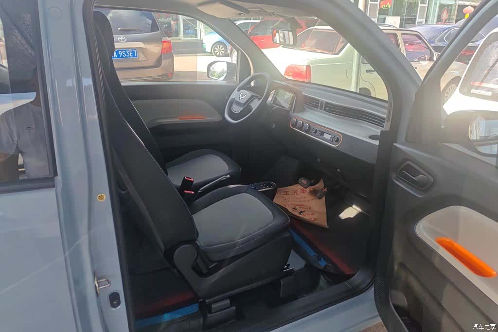 Wuling MINIEV, 2021 8