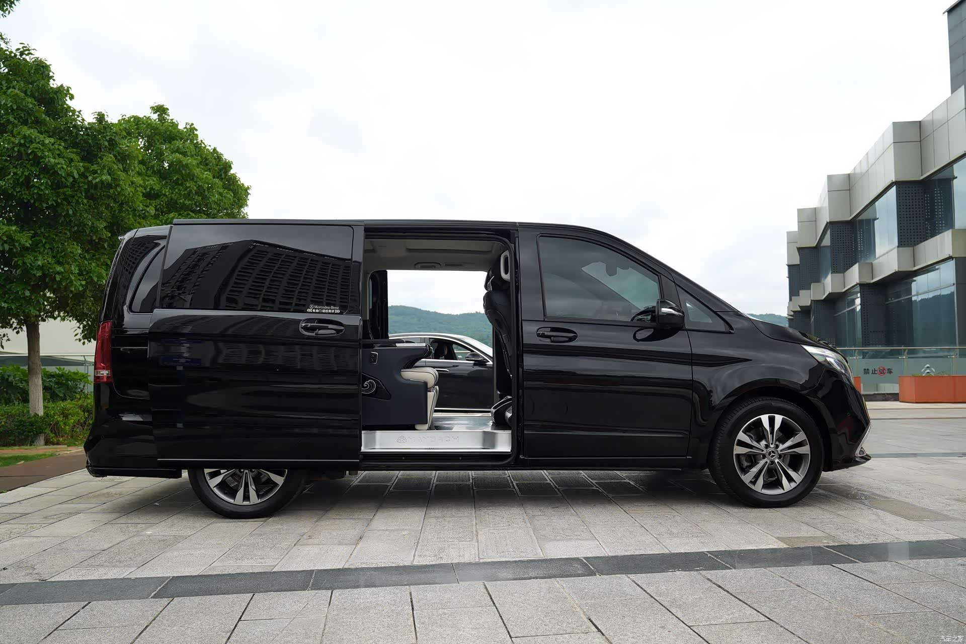 Mercedes-Benz V-Class, 2019 14