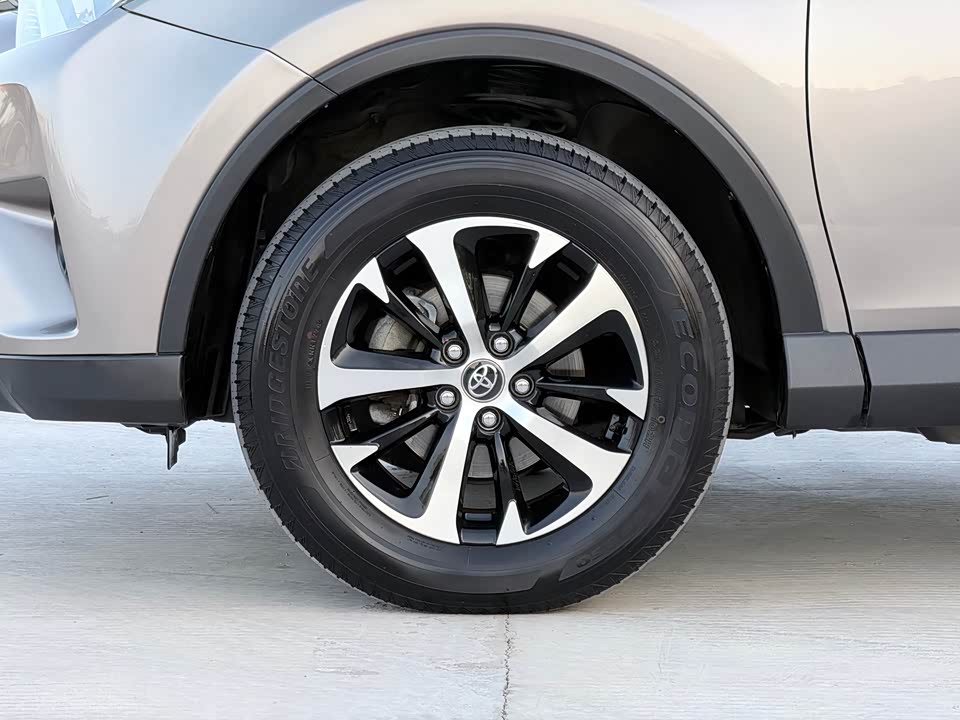 Toyota RAV4 Rongfang