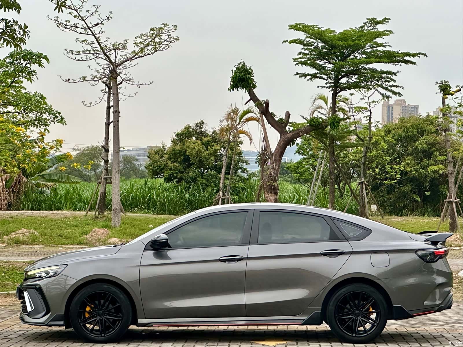 Geely Binray, 2022 7