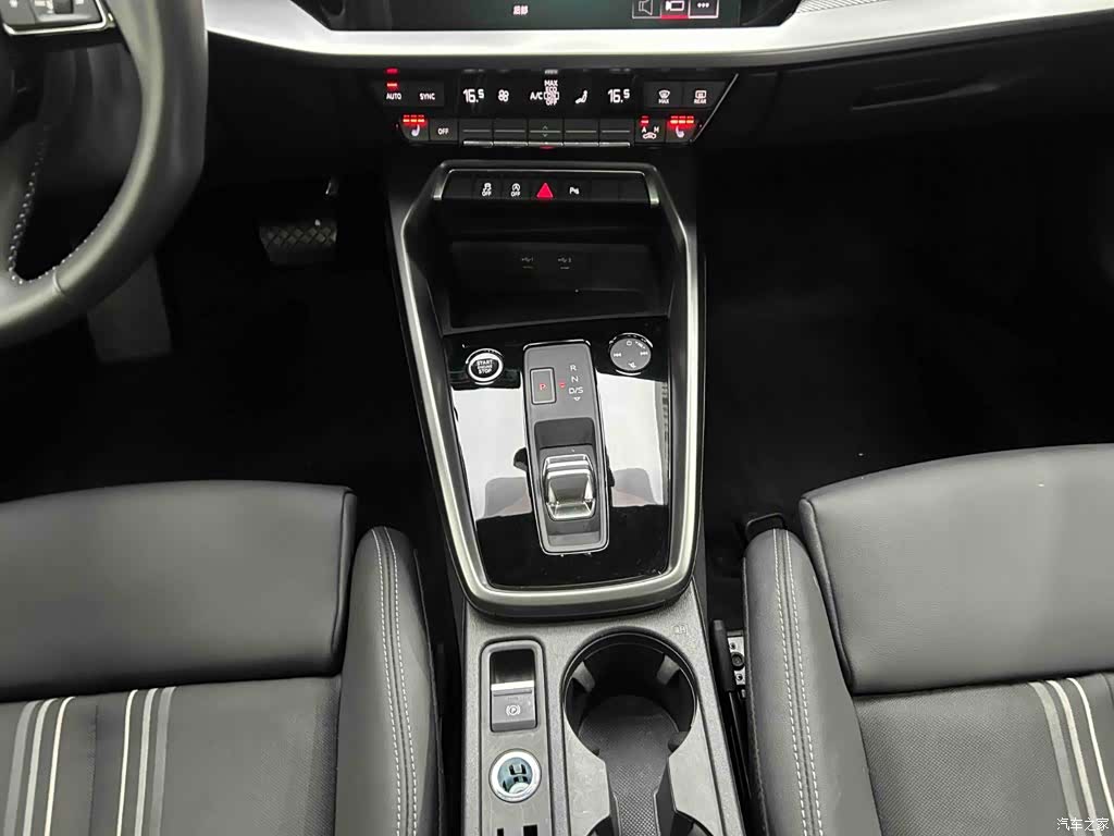 Audi A3, 2022 все фото