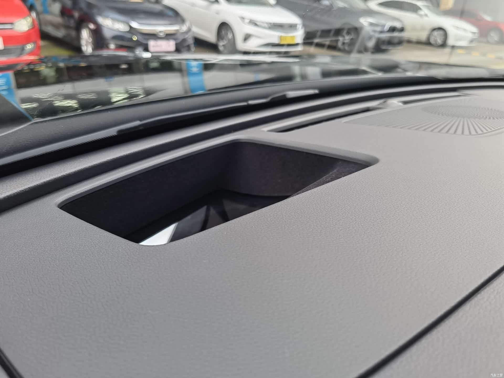 Hongqi HS5, 2025 18