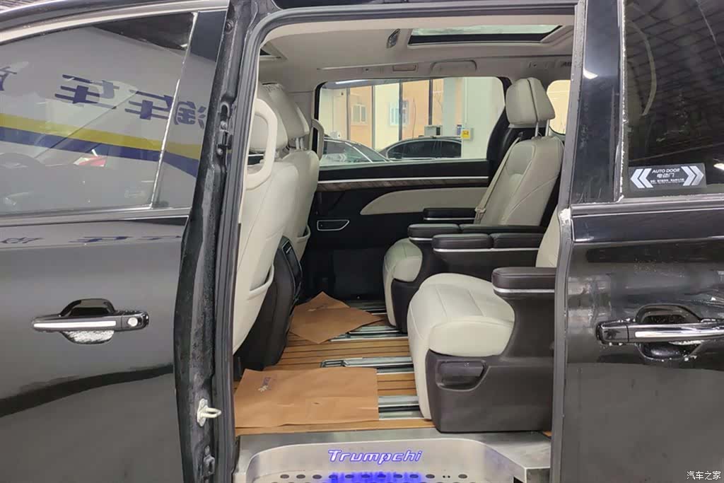 Trumpchi M8, 2021 11