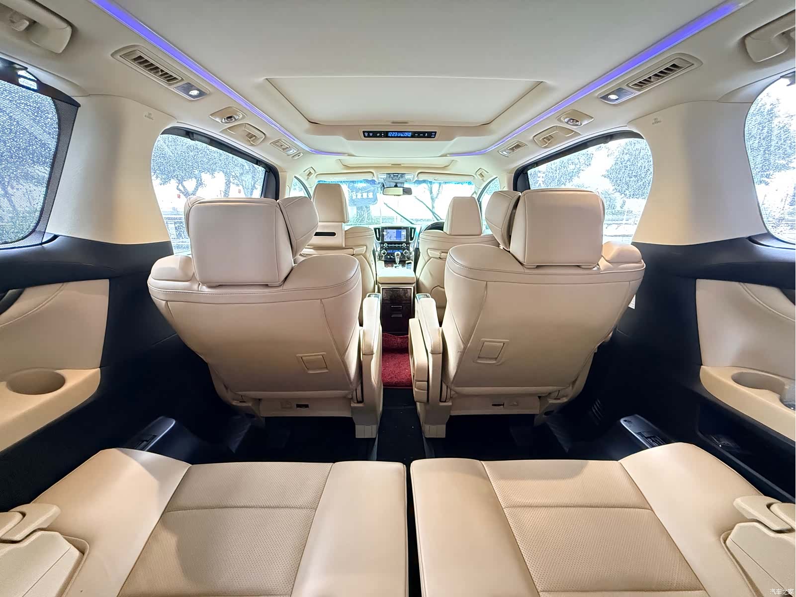 Toyota Alphard, 2018 15