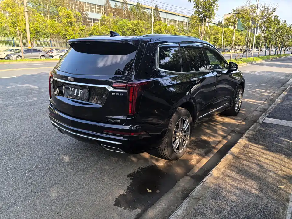 Cadillac XT6