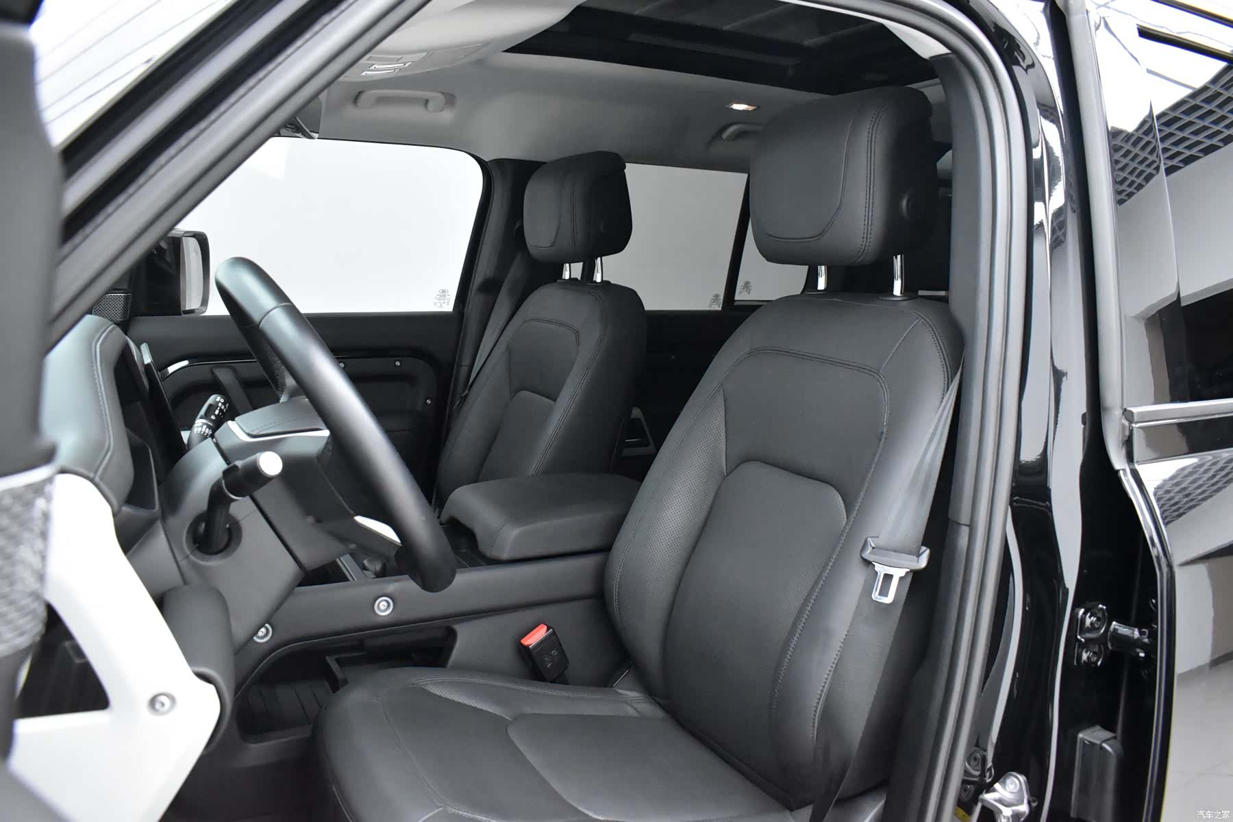 Land Rover Defender, 2023 15