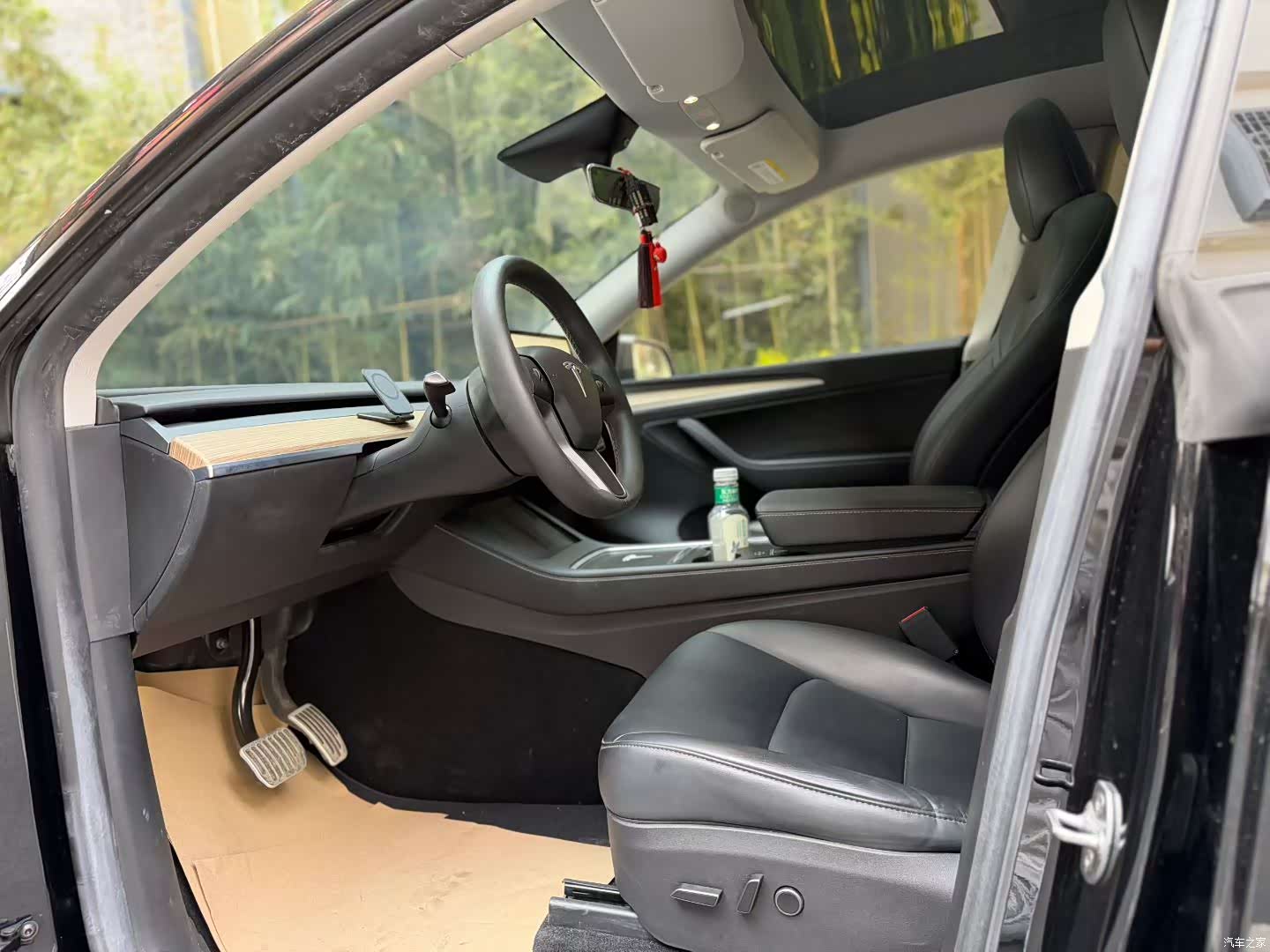 Tesla Model Y, 2022 4