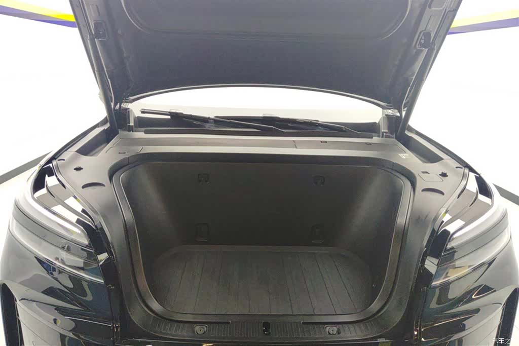 NIO L90, 2025 10