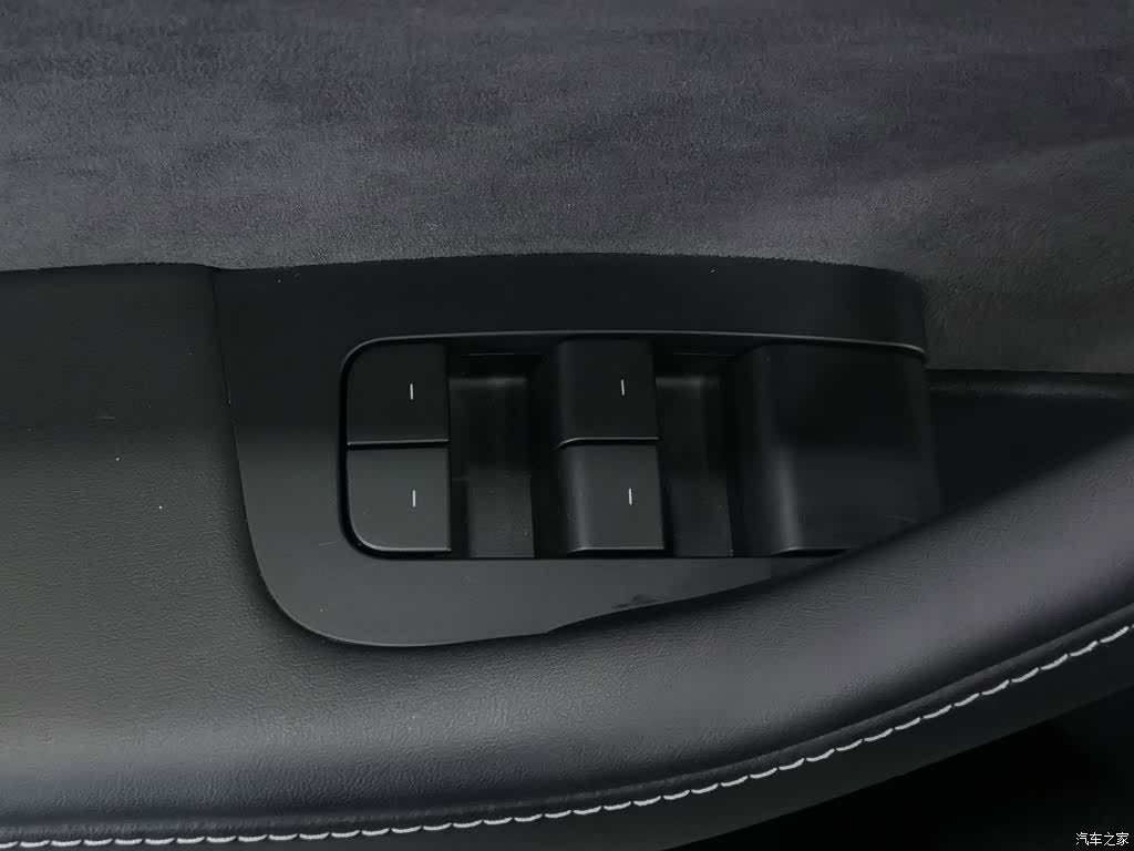 Tesla Model Y, 2025 9