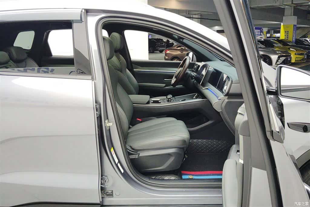 BYD Song, 2025 8