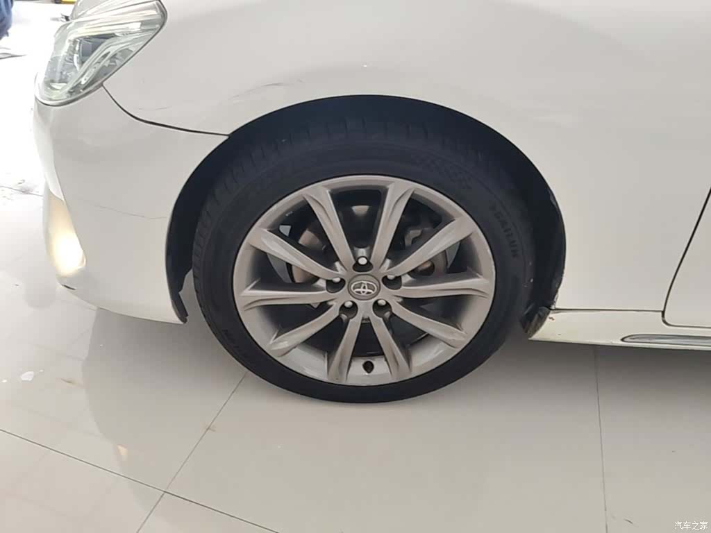 Toyota 2.5V, 2016 23