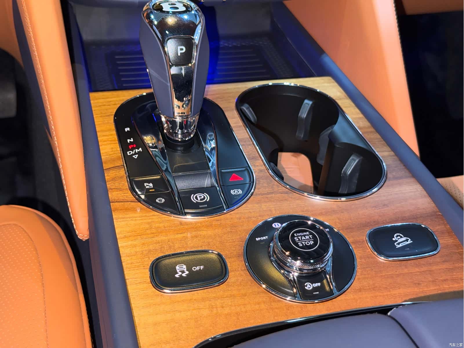 Bentley Bentayga, 2025 10