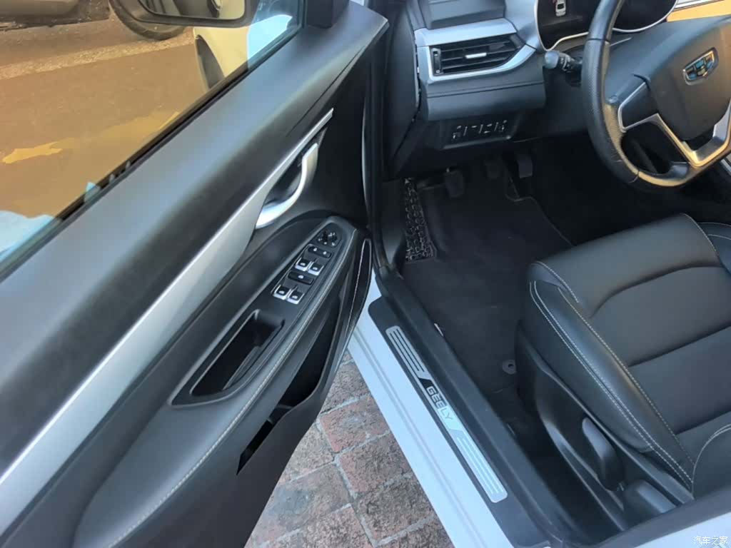 Geely Emgrand, 2018 16
