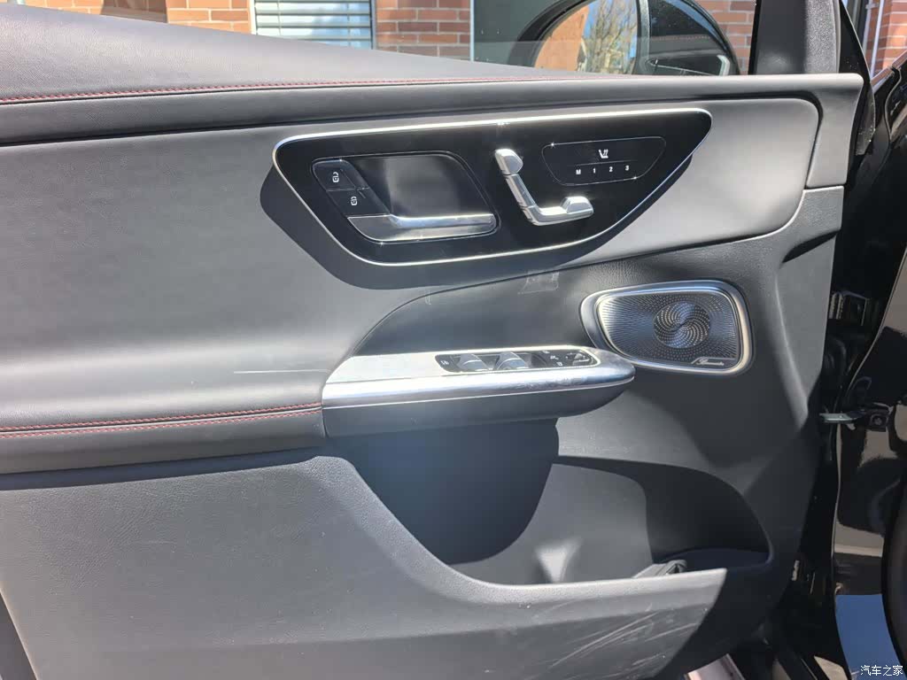 Mercedes-Benz GLC, 2025 11
