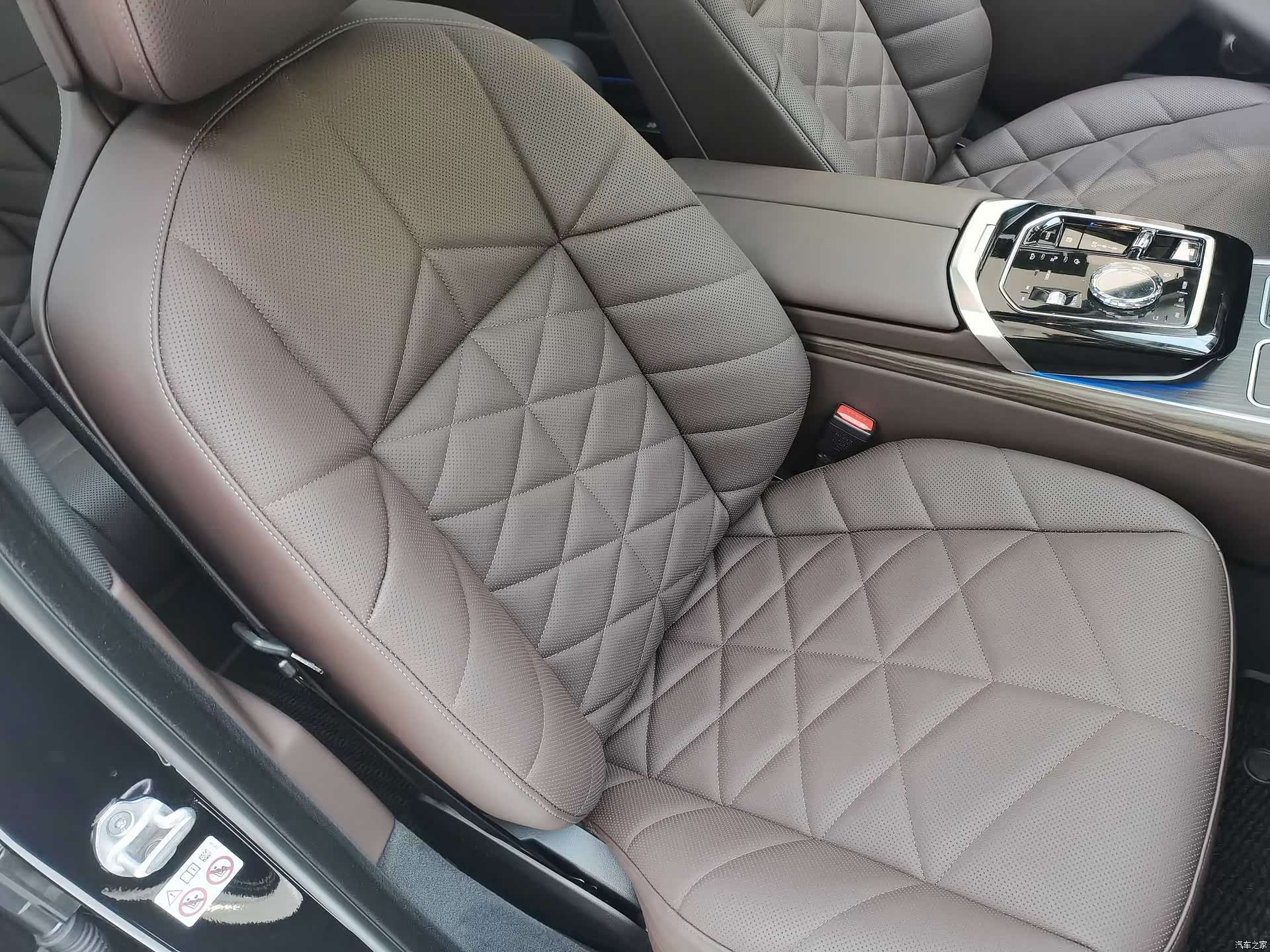 BMW 7 Series, 2024 15