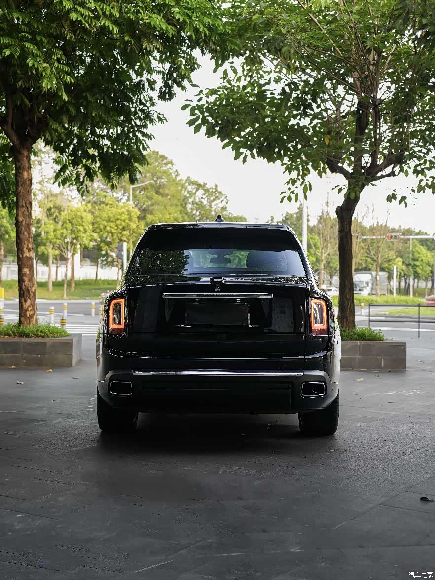 Rolls-Royce Cullinan, 2019 4