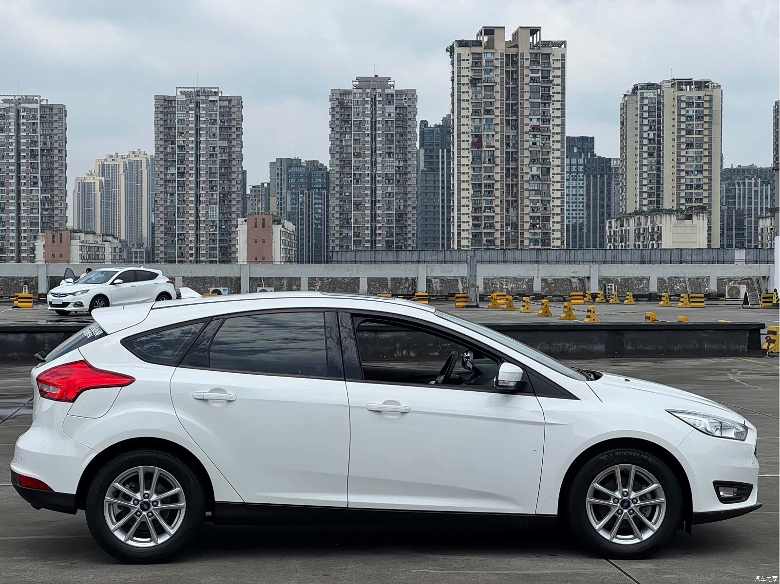 Ford Focus, 2019 все фото