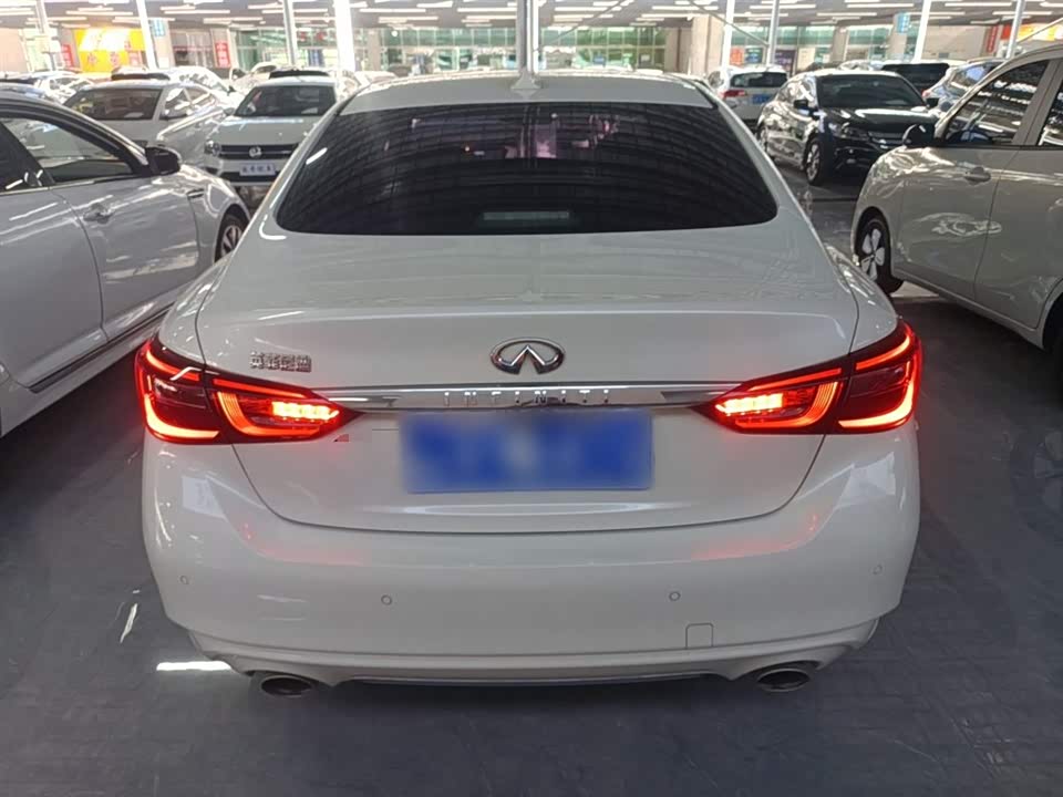 Infiniti Q50L
