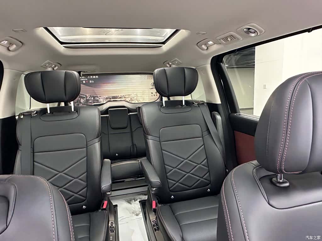 Trumpchi E8, 2026 21