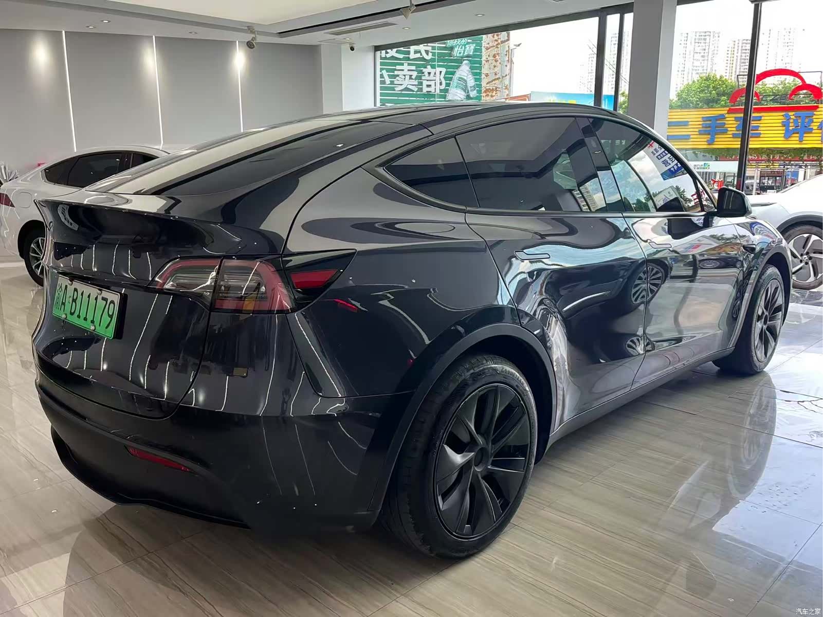 Tesla Model Y, 2024 6