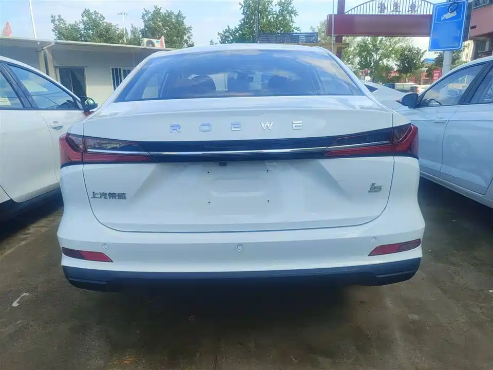 Roewe i5