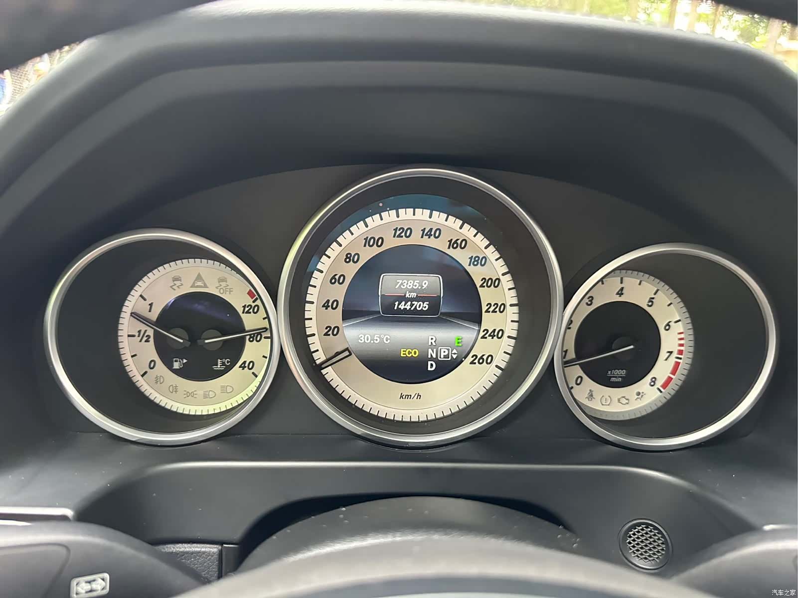 Mercedes-Benz E-Class, 2015 11