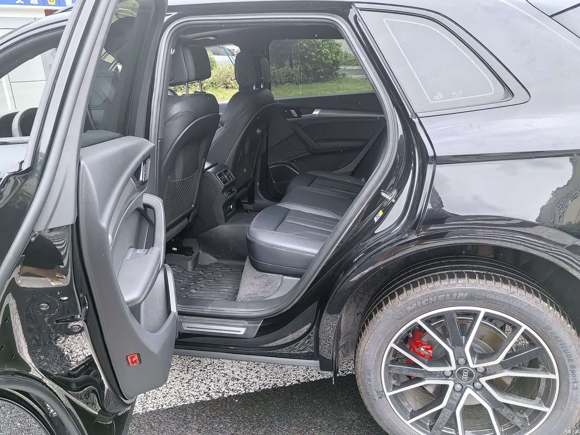 Audi Q5L, 2026 11