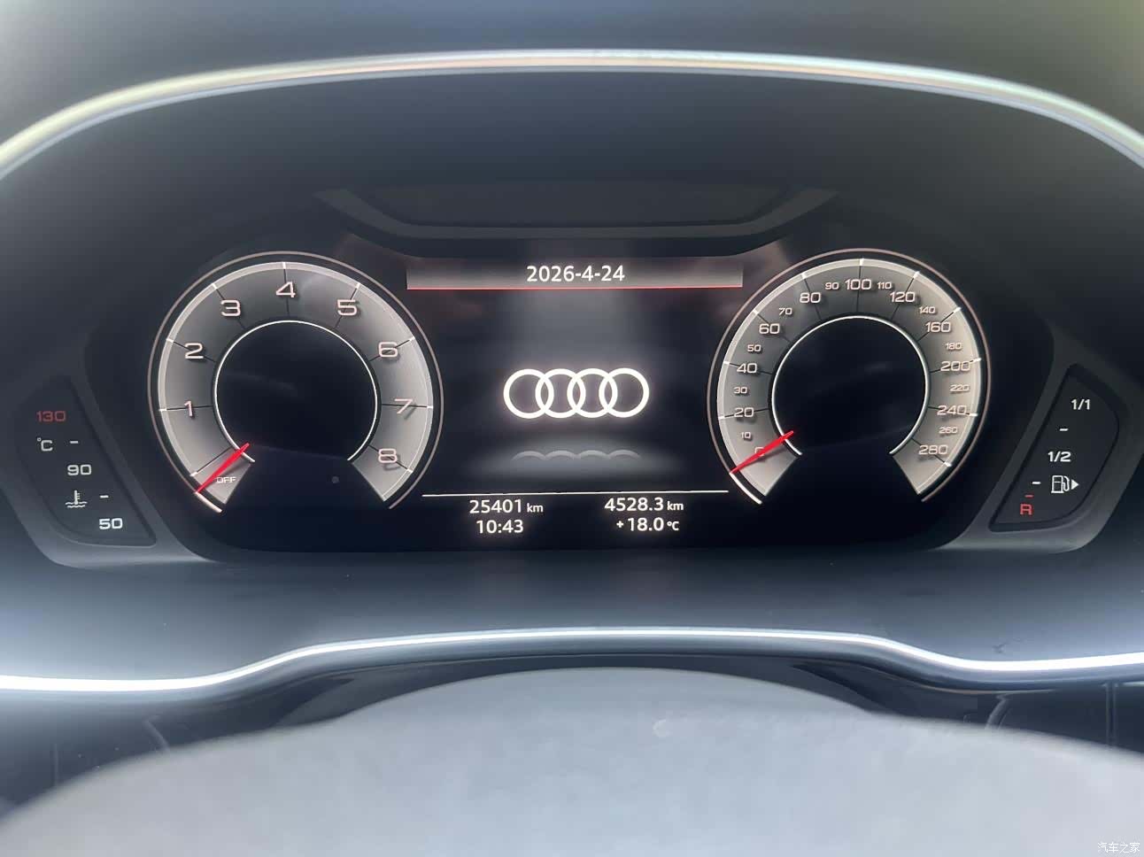 Audi Q3, 2023 4