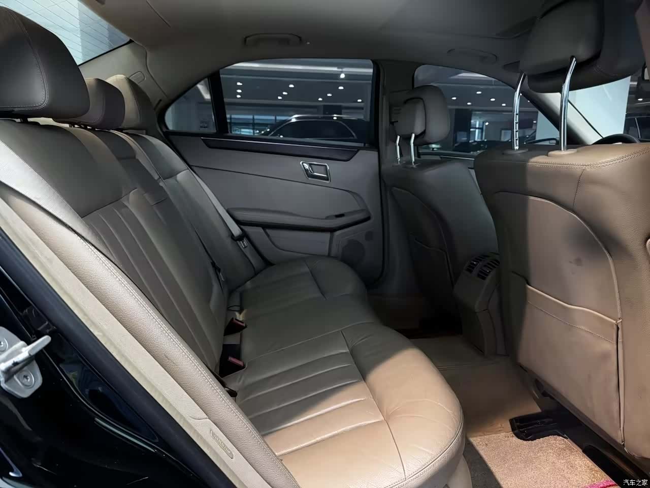 Mercedes-Benz E-Class, 2011 9