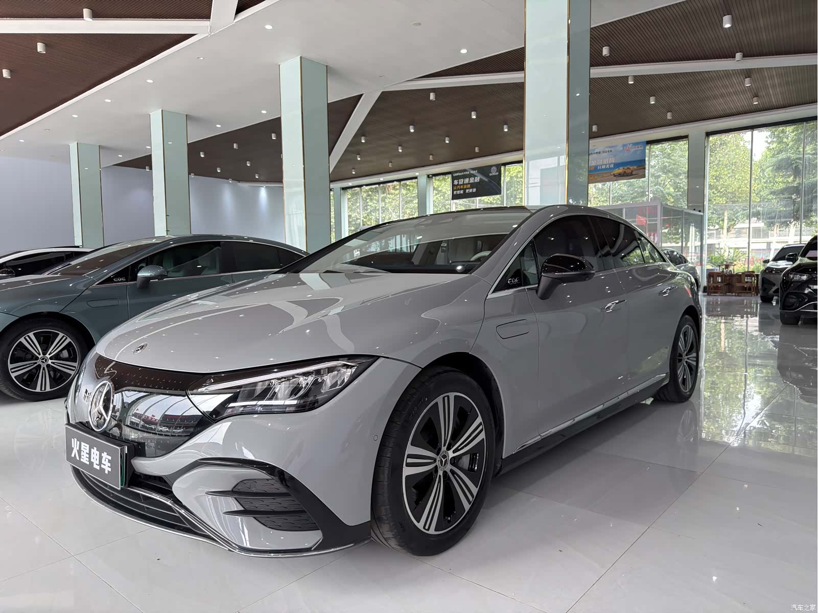 Mercedes-Benz EQE, 2023 1