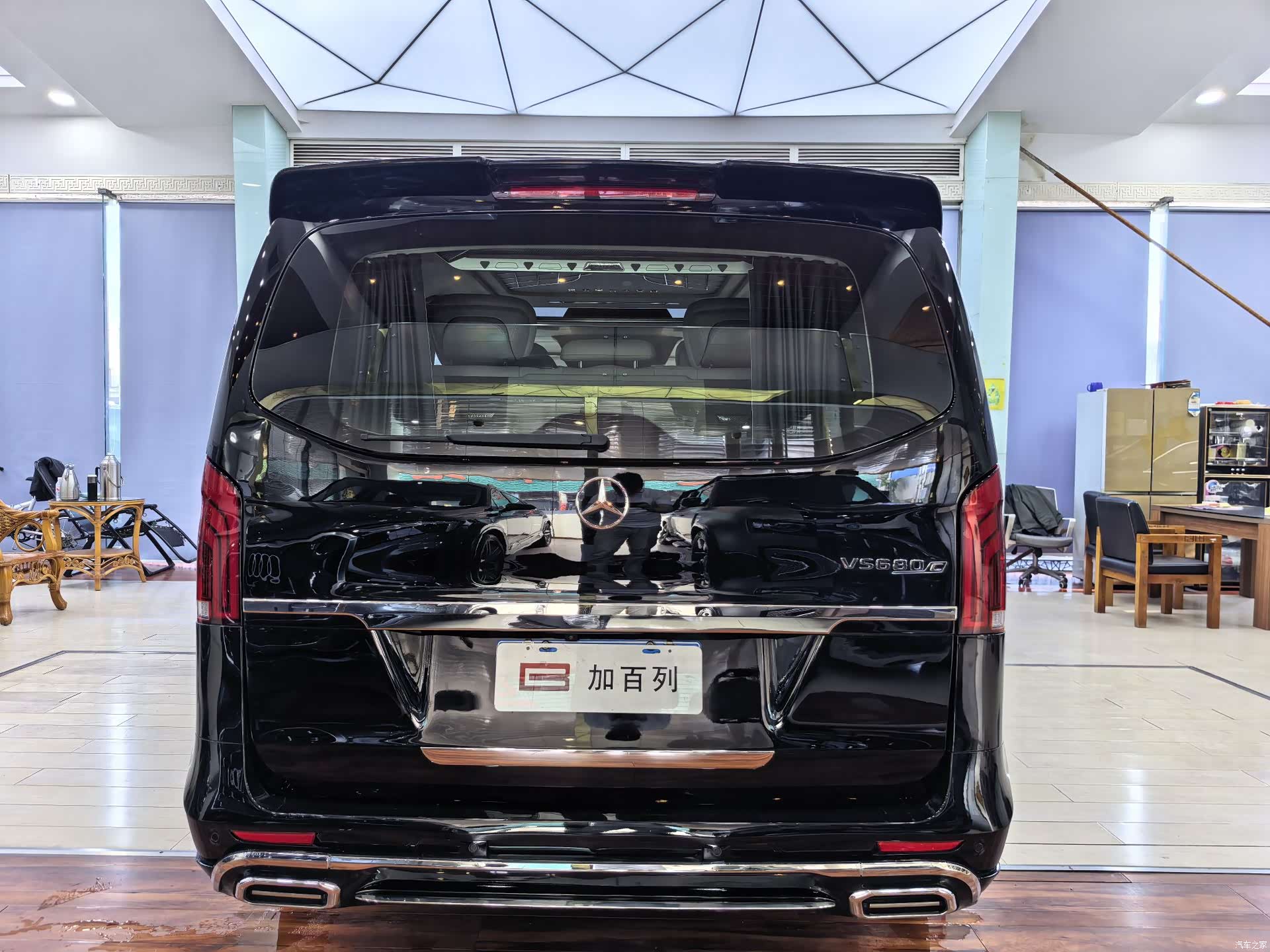 Mercedes-Benz 7, 2023 21