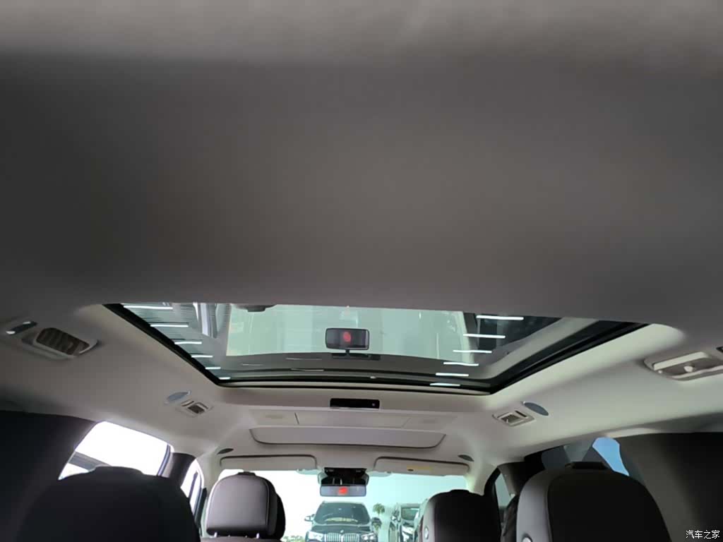 Li Auto MEGA, 2024 18