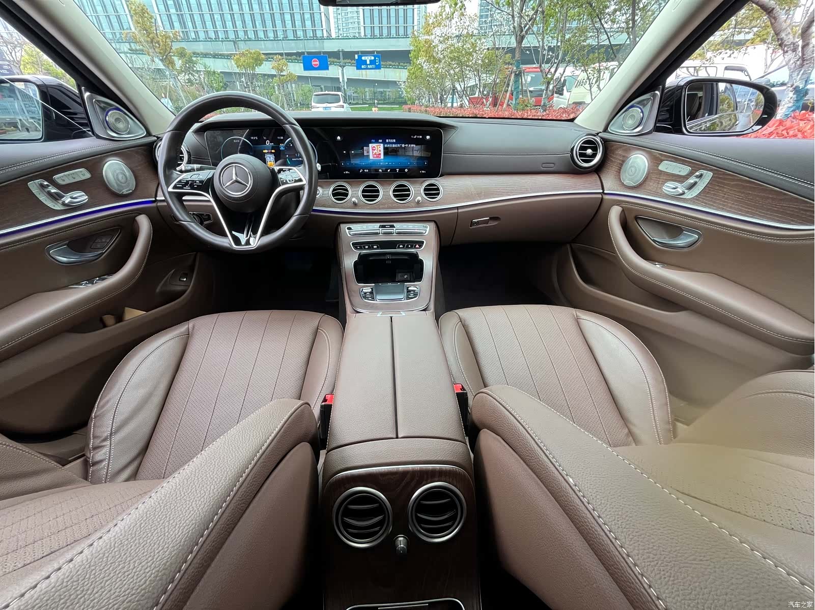 Mercedes-Benz E-Class, 2023 19