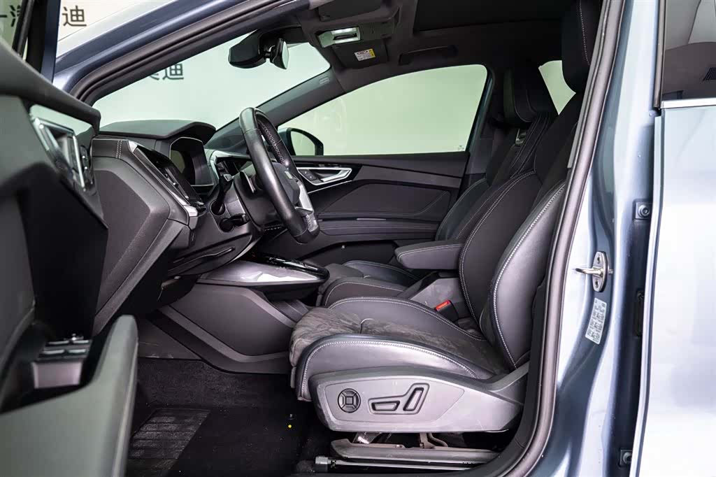 Audi Q4 e-tron, 2024 9