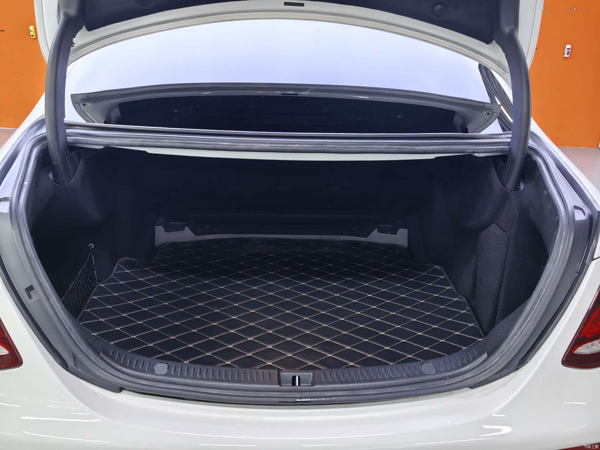 Mercedes-Benz E-Class, 2017 14