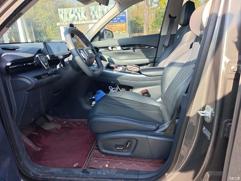Geely Galaxy E5, 2025 11