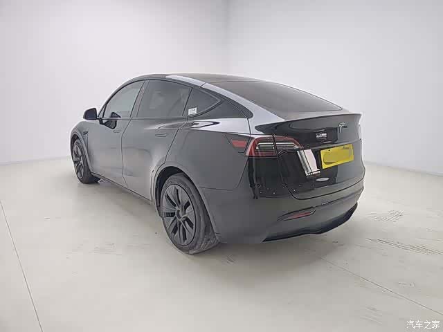 Tesla Model Y, 2023 10