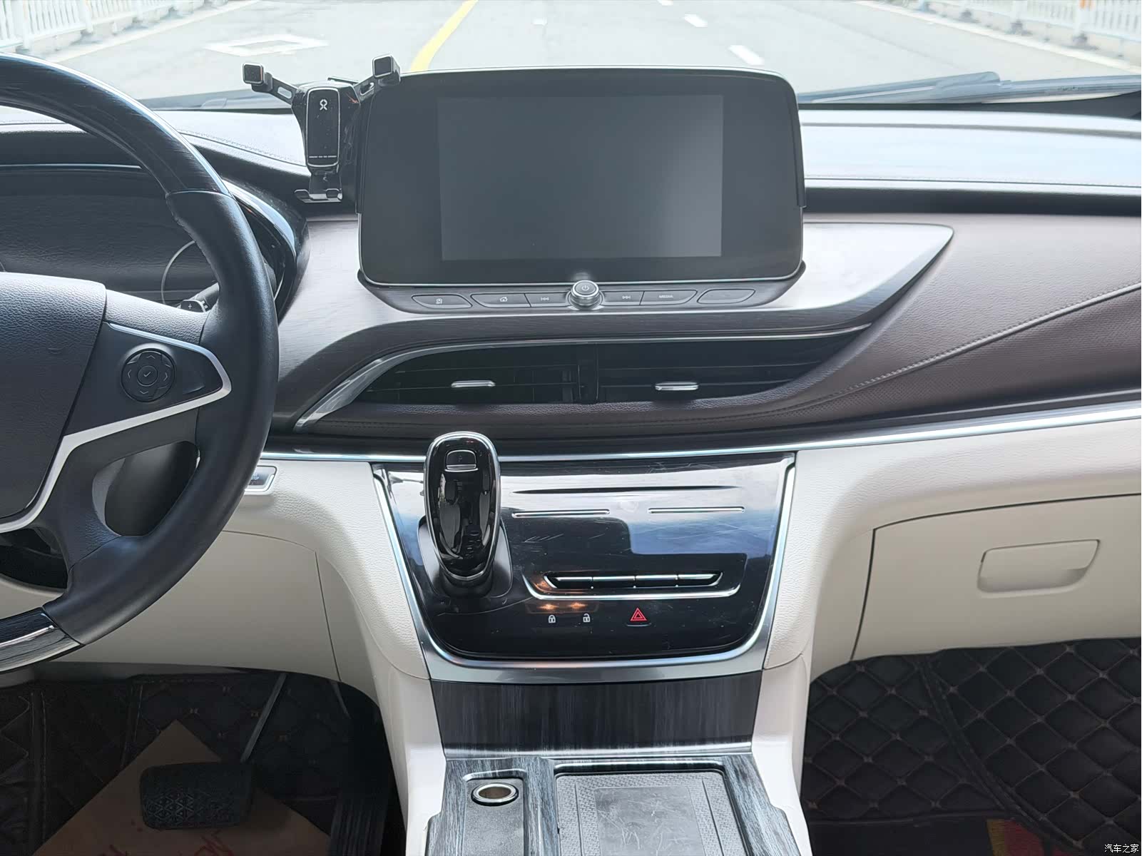 Buick GL8, 2020 9