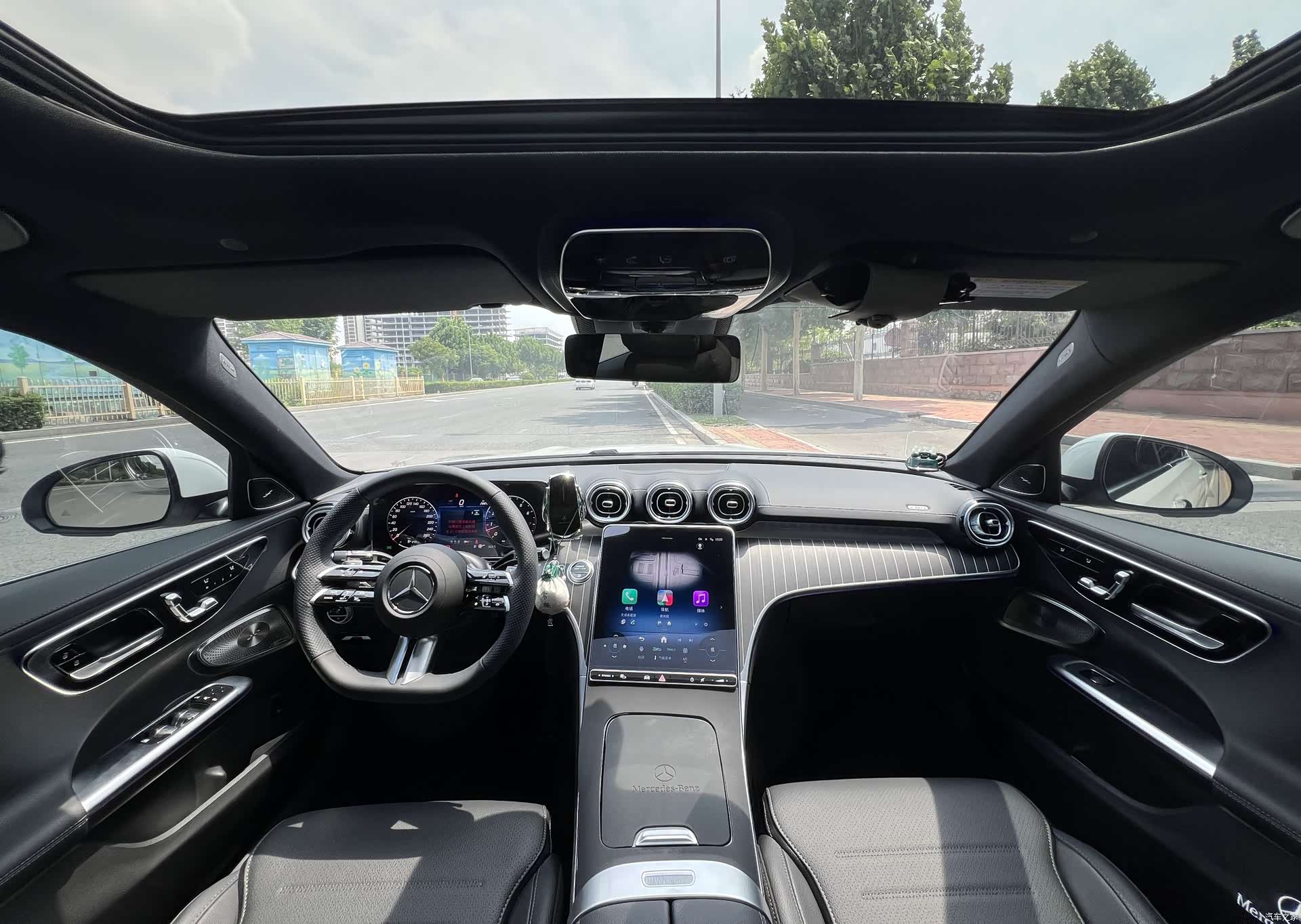 Mercedes-Benz C-Class, 2026 8