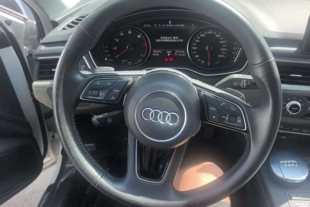 Audi A4L, 2019 14