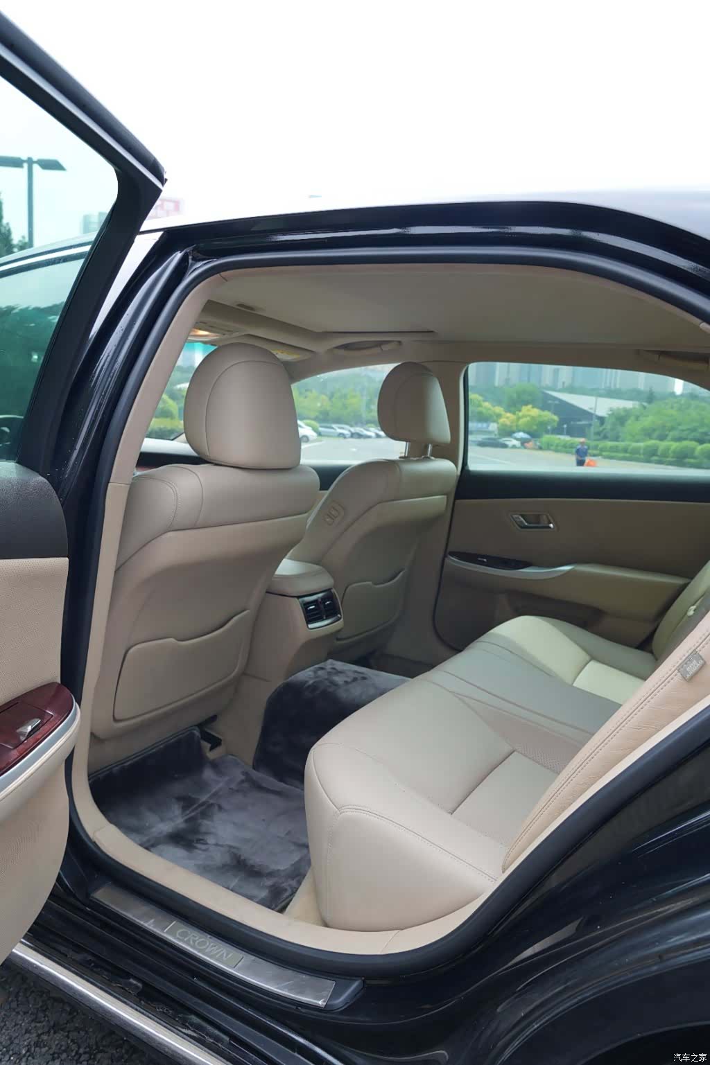 Toyota Crown, 2010 8