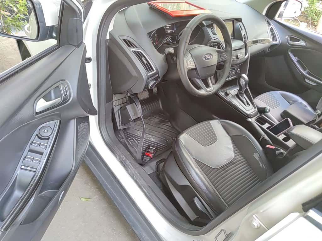 Ford Focus, 2016 16