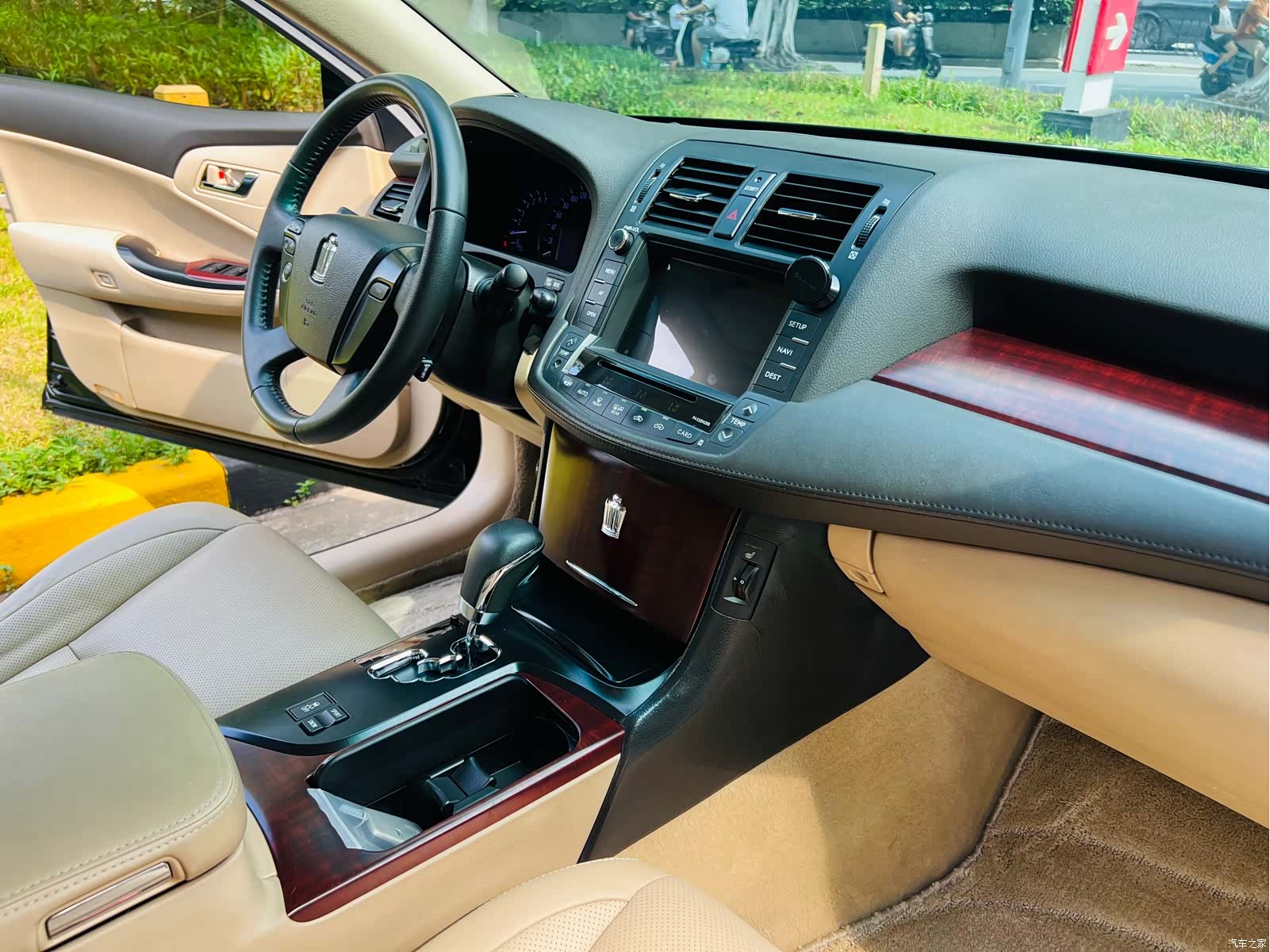 Toyota Crown, 2011 14