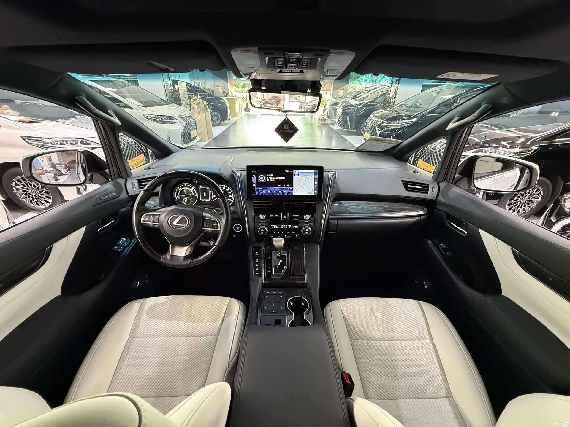 Lexus LM, 2023 17