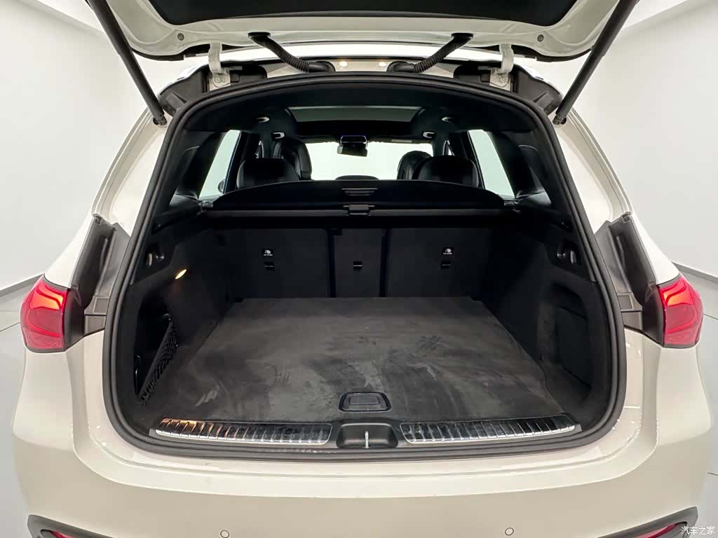 Mercedes-Benz GLC, 2023 27