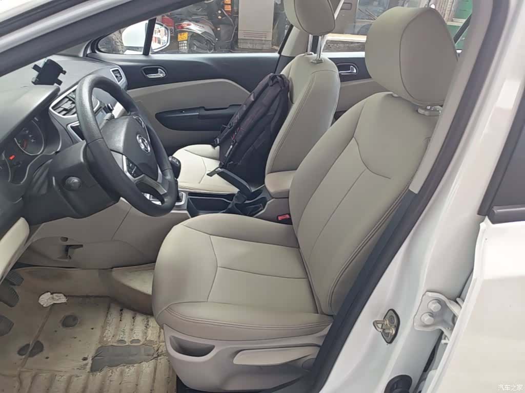 DongFeng L60, 2016 15