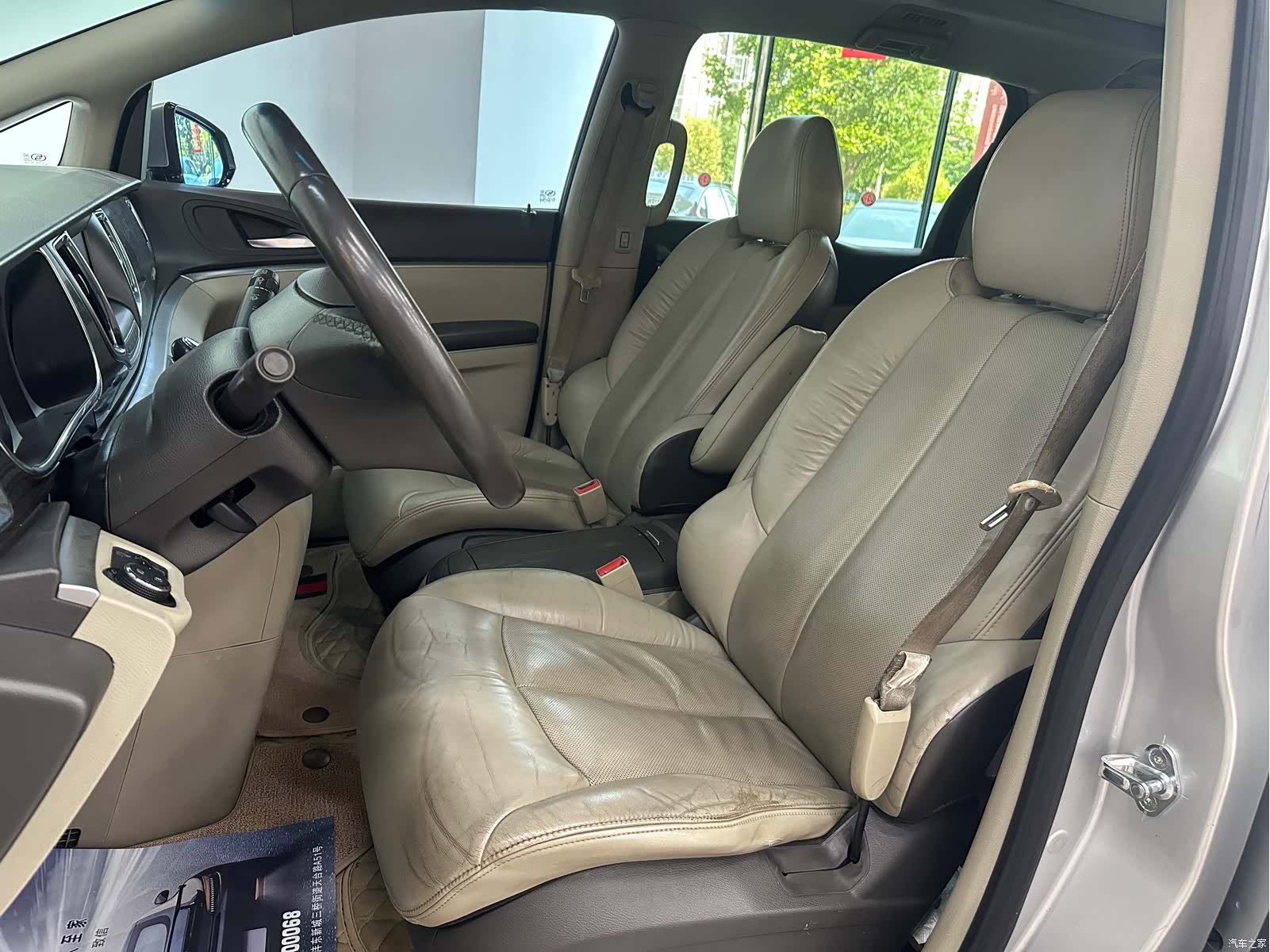 Buick GL8, 2011 13