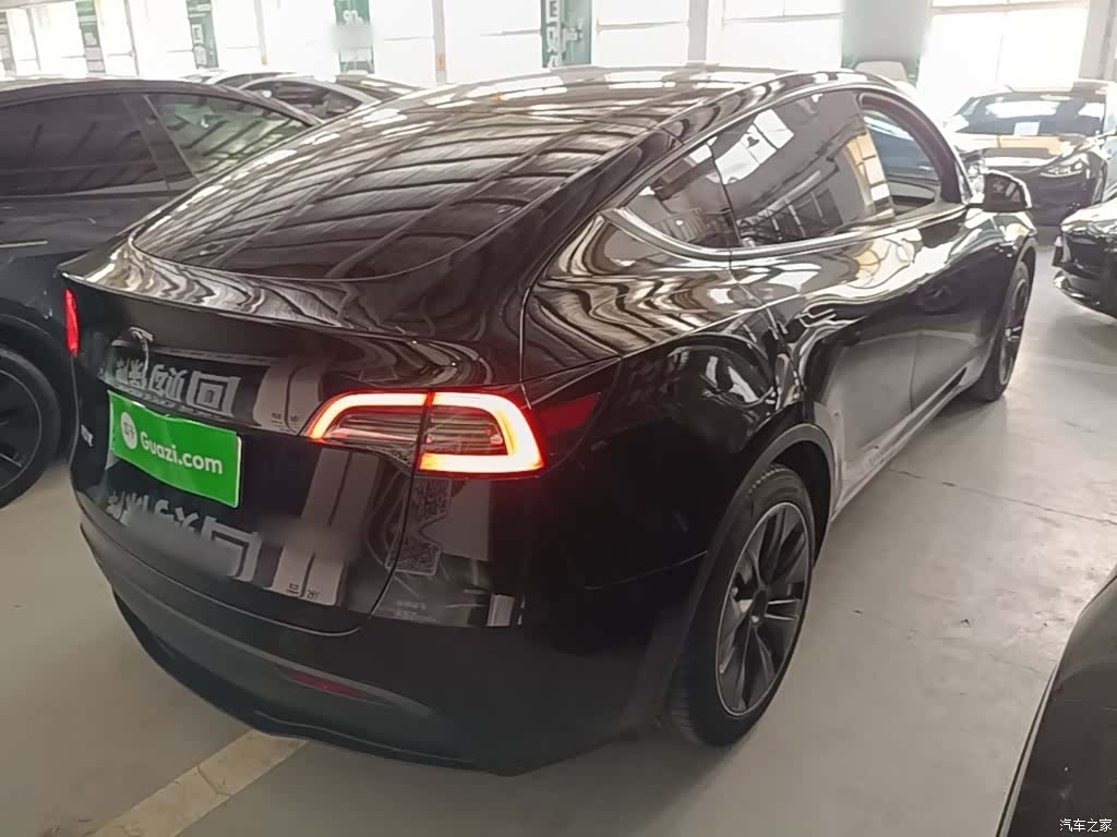 Tesla Model Y, 2023 7